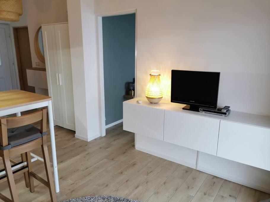 Ferienwohnung Mit 180° Meerblick Dobreć エクステリア 写真