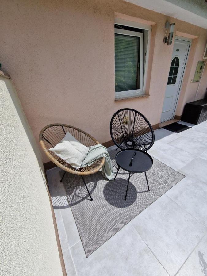 Ferienwohnung Mit 180° Meerblick Dobreć エクステリア 写真
